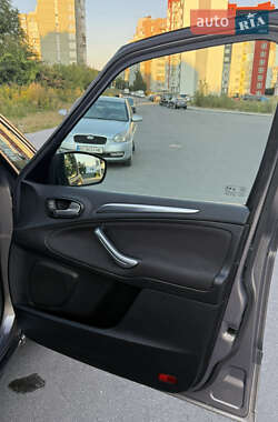 Минивэн Ford S-Max 2012 в 