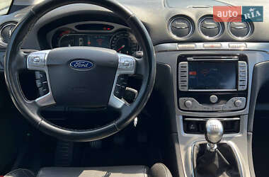 Минивэн Ford S-Max 2010 в 