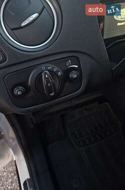 Мінівен Ford S-Max 2014 в 