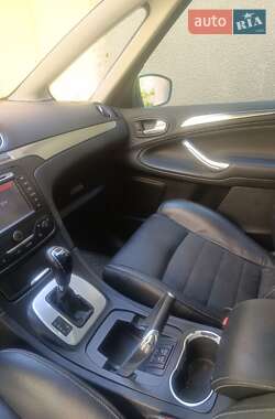 Минивэн Ford S-Max 2010 в 