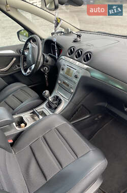 Минивэн Ford S-Max 2006 в 