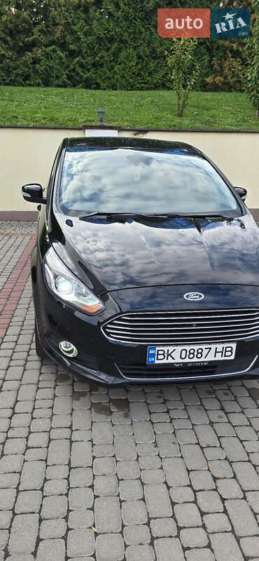 Минивэн Ford S-Max 2015 в Остроге