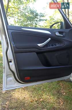 Мінівен Ford S-Max 2013 в 