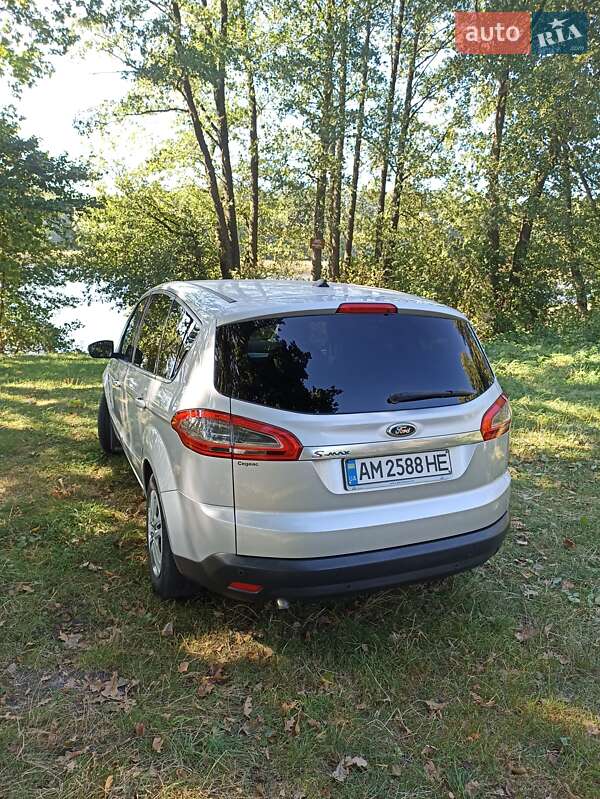 Минивэн Ford S-Max 2013 в Коростене