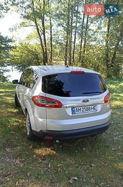 Мінівен Ford S-Max 2013 в 