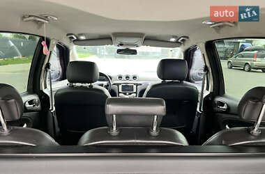 Мінівен Ford S-Max 2010 в 