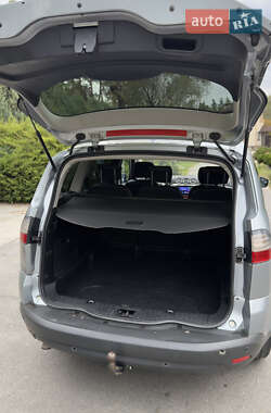 Минивэн Ford S-Max 2009 в 