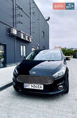 Минивэн Ford S-Max 2015 в 