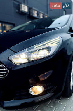 Минивэн Ford S-Max 2015 в 