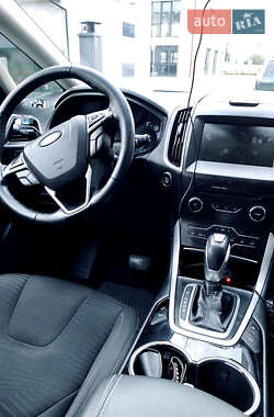 Минивэн Ford S-Max 2015 в 