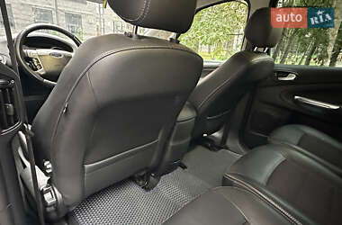 Минивэн Ford S-Max 2013 в 