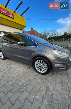 Минивэн Ford S-Max 2011 в 