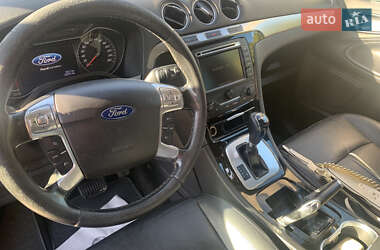 Минивэн Ford S-Max 2011 в 