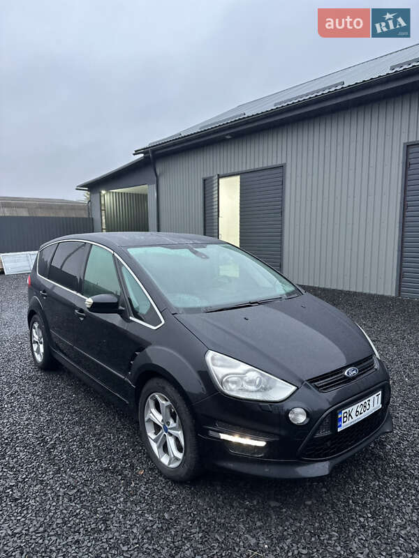 Минивэн Ford S-Max 2014 в 