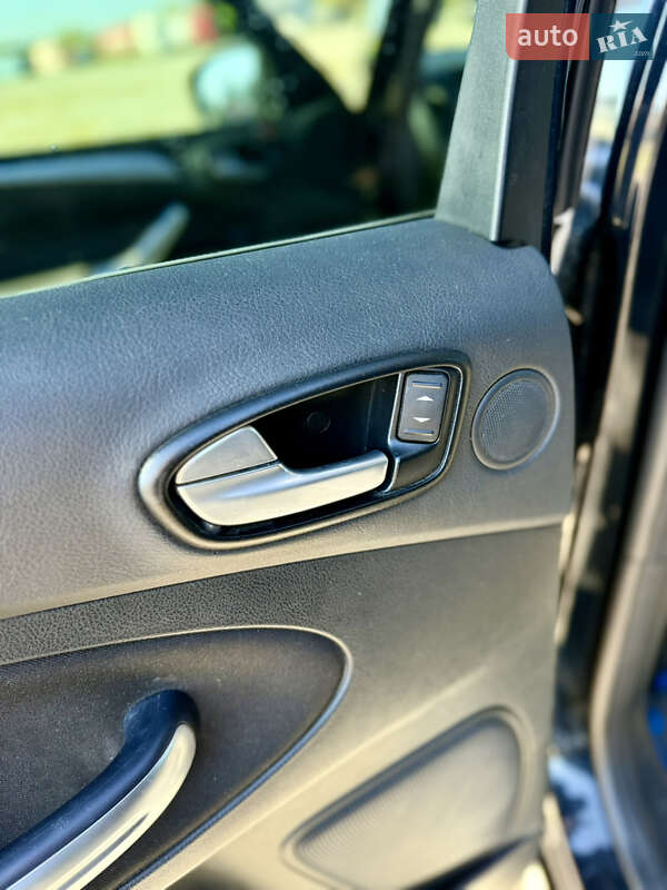 Минивэн Ford S-Max 2009 в Новояворовске фото 29 Минивэн Ford S-Max 2009 в Новояворовске