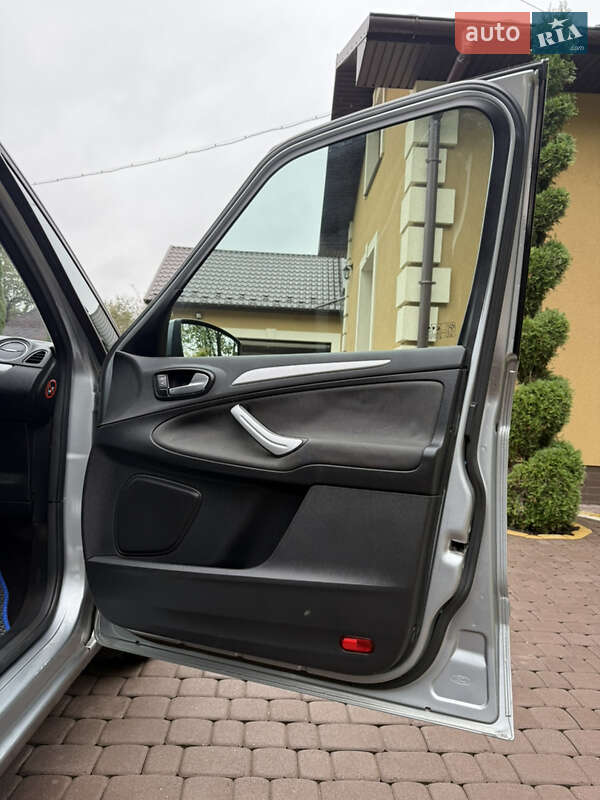 Мінівен Ford S-Max 2007 в Косові