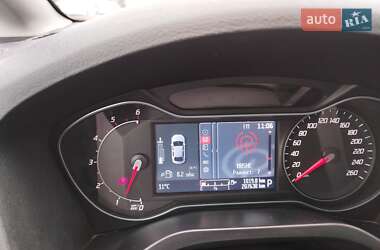 Минивэн Ford S-Max 2013 в Вишневом