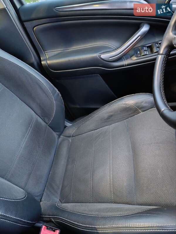 Минивэн Ford S-Max 2010 в Щирце