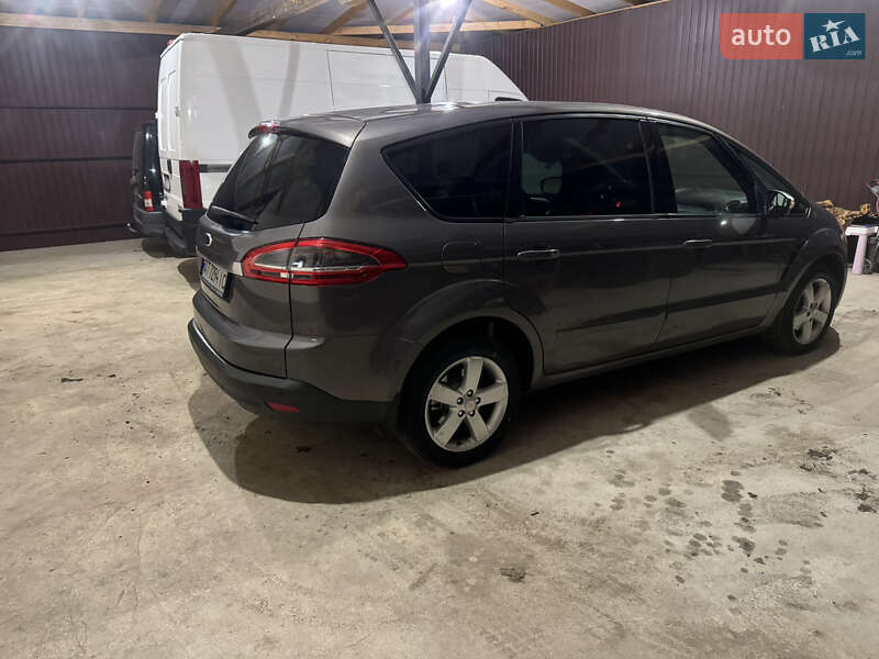 Минивэн Ford S-Max 2012 в Снятине