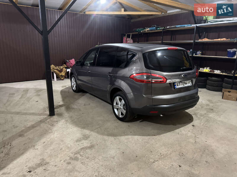 Минивэн Ford S-Max 2012 в Снятине