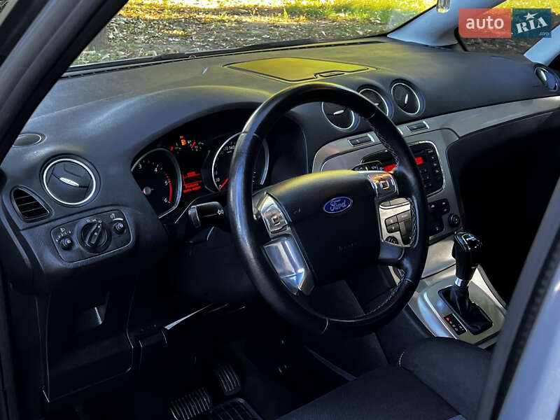 Минивэн Ford S-Max 2013 в Киеве