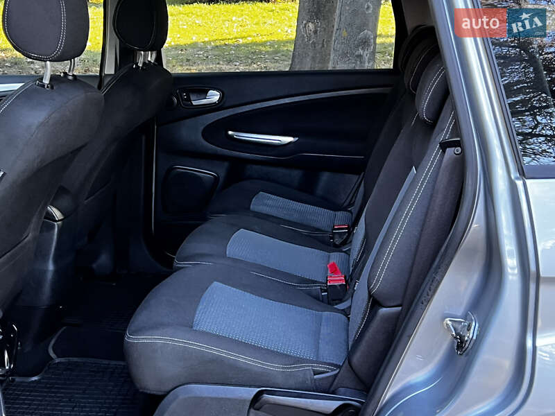 Минивэн Ford S-Max 2013 в Киеве