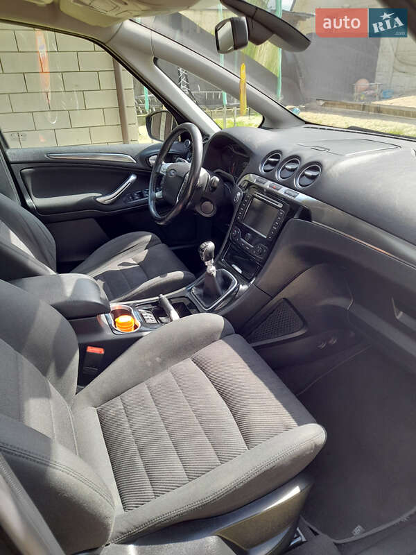 Минивэн Ford S-Max 2010 в Сарнах