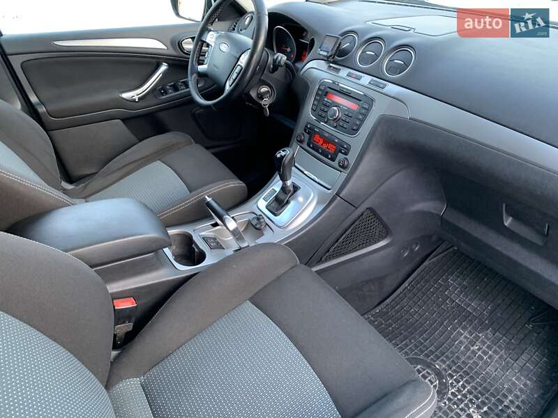 Минивэн Ford S-Max 2011 в Сумах