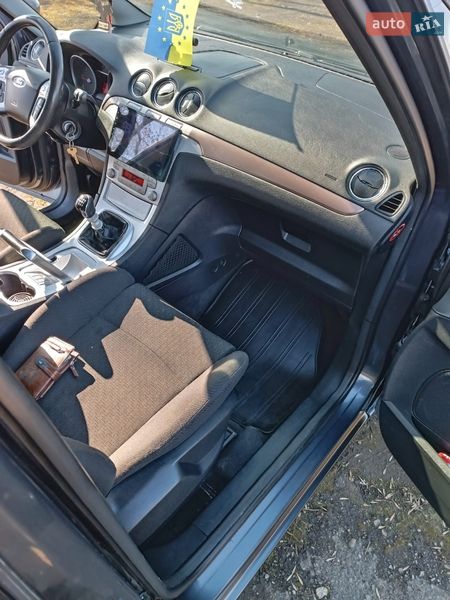 Минивэн Ford S-Max 2007 в Заставной