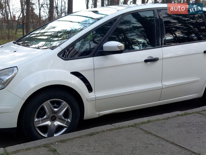 Минивэн Ford S-Max 2007 в Черкассах