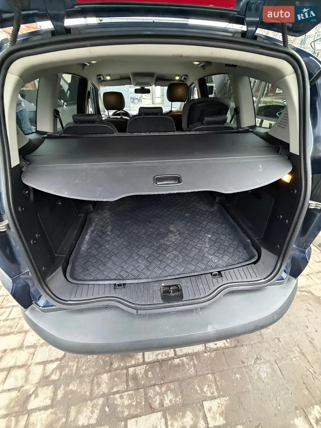 2011 Ford S-MAX - мініатюра 20