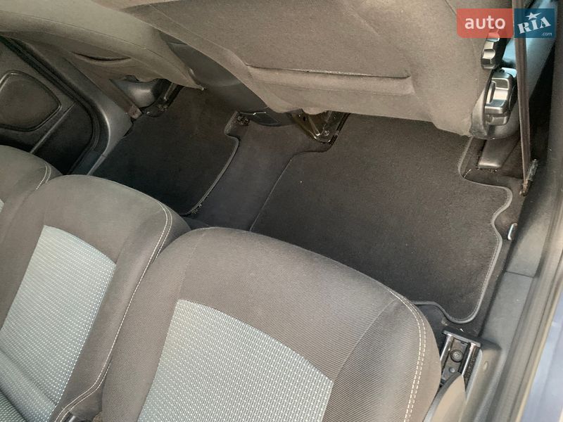 Минивэн Ford S-Max 2011 в Сумах
