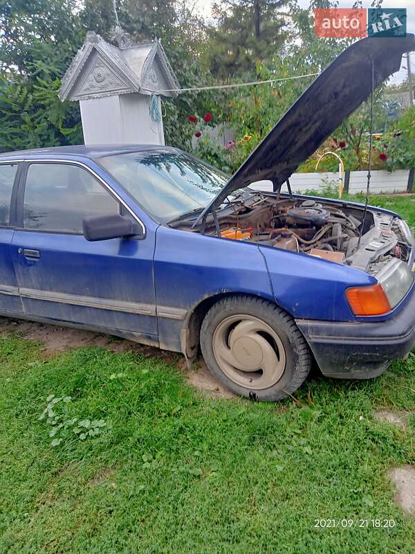 Хэтчбек Ford Scorpio 1986 в Хотине