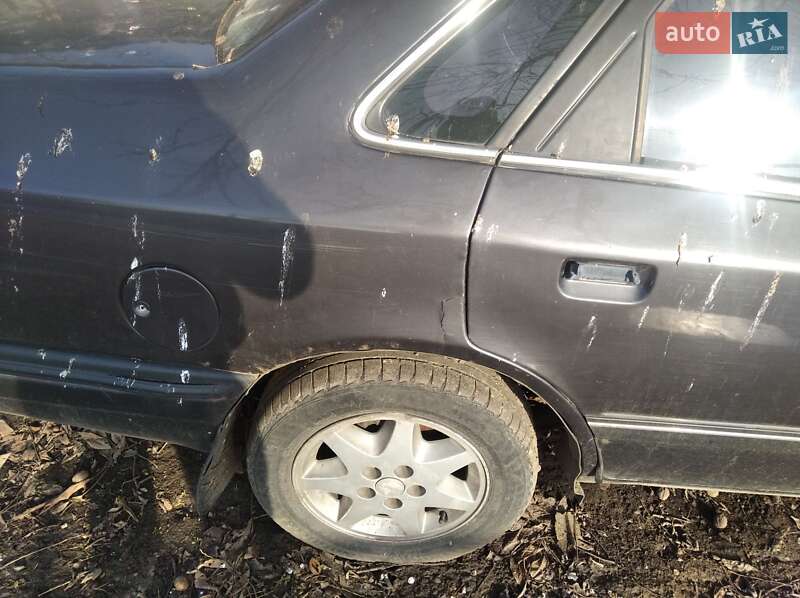 Седан Ford Scorpio 1990 в Вільнянську