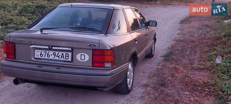 Лифтбек Ford Scorpio 1986 в Каменском