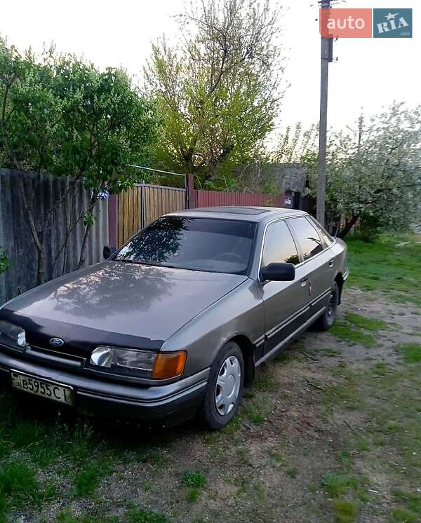 Лифтбек Ford Scorpio 1986 в Тростянце