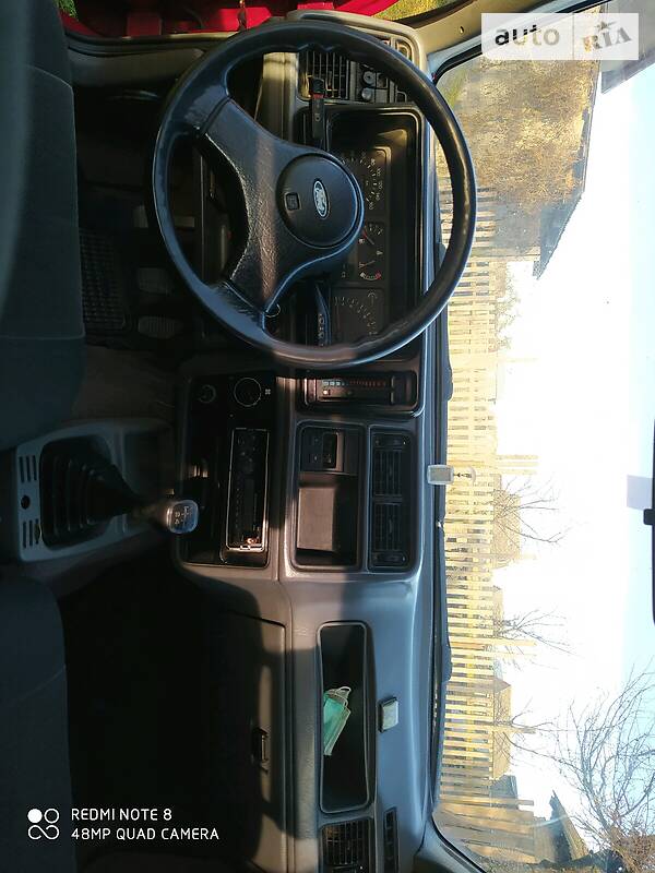 Седан Ford Sierra 1987 в Буске