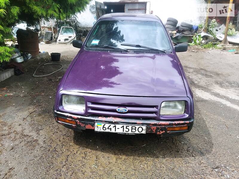 Хэтчбек Ford Sierra 1987 в Локачах