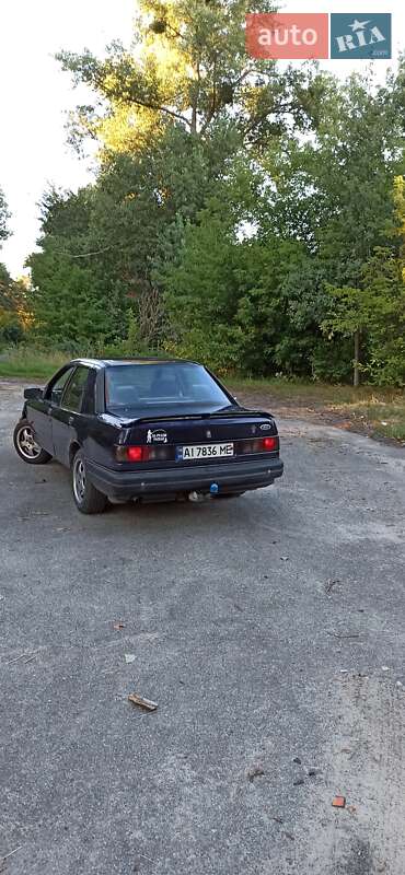 Седан Ford Sierra 1992 в Иванкове