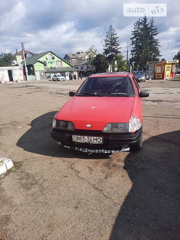 Седан Ford Sierra 1987 в Кицмани