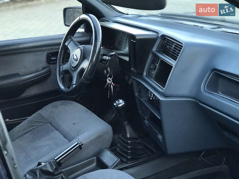 Седан Ford Sierra 1987 в Стрые