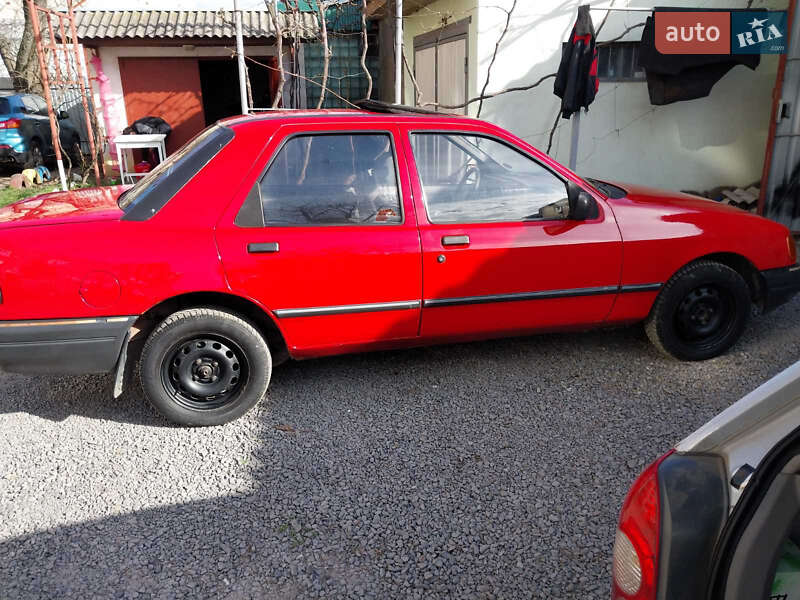 Седан Ford Sierra 1988 в Ужгороді