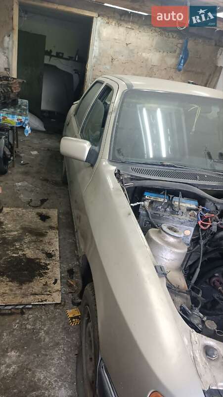 Седан Ford Sierra 1989 в Межевой