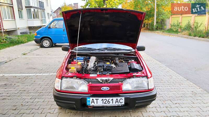 Седан Ford Sierra 1991 в Чернівцях
