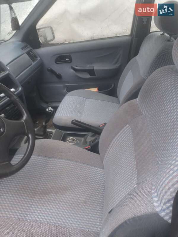 Седан Ford Sierra 1989 в Буче