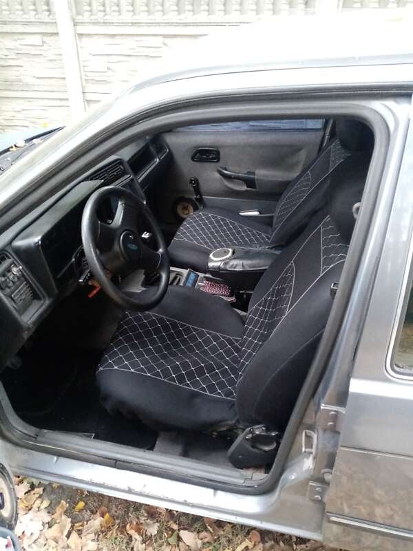 Седан Ford Sierra 1988 в Киеве