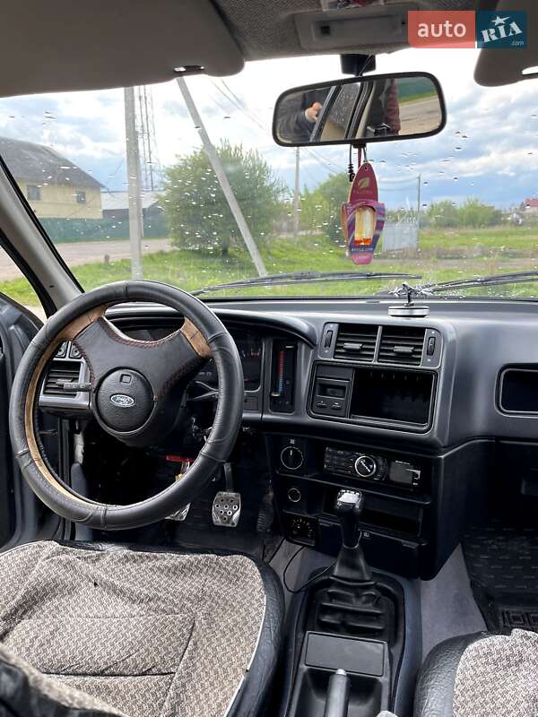 Седан Ford Sierra 1989 в Бродах