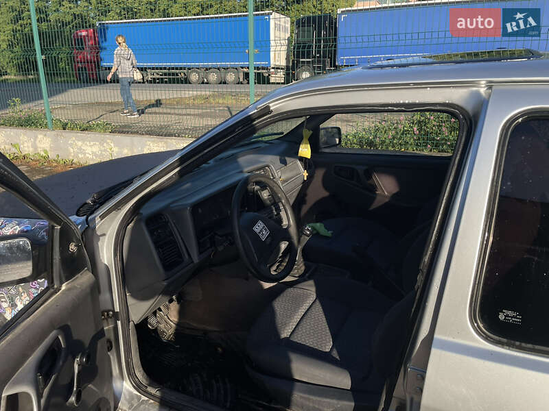 Ліфтбек Ford Sierra 1986 в Долині