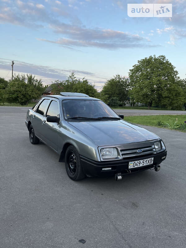 Лифтбек Ford Sierra 1983 в Краснограде