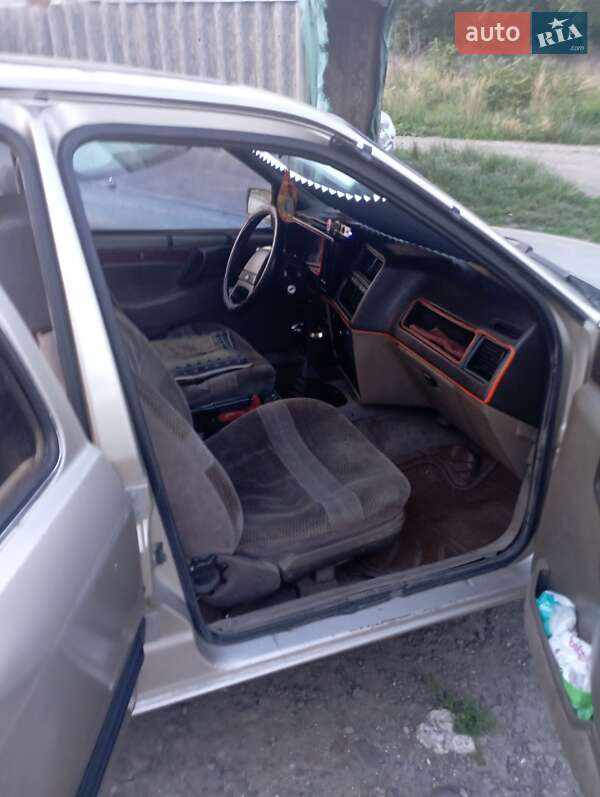 Лифтбек Ford Sierra 1983 в Черновцах